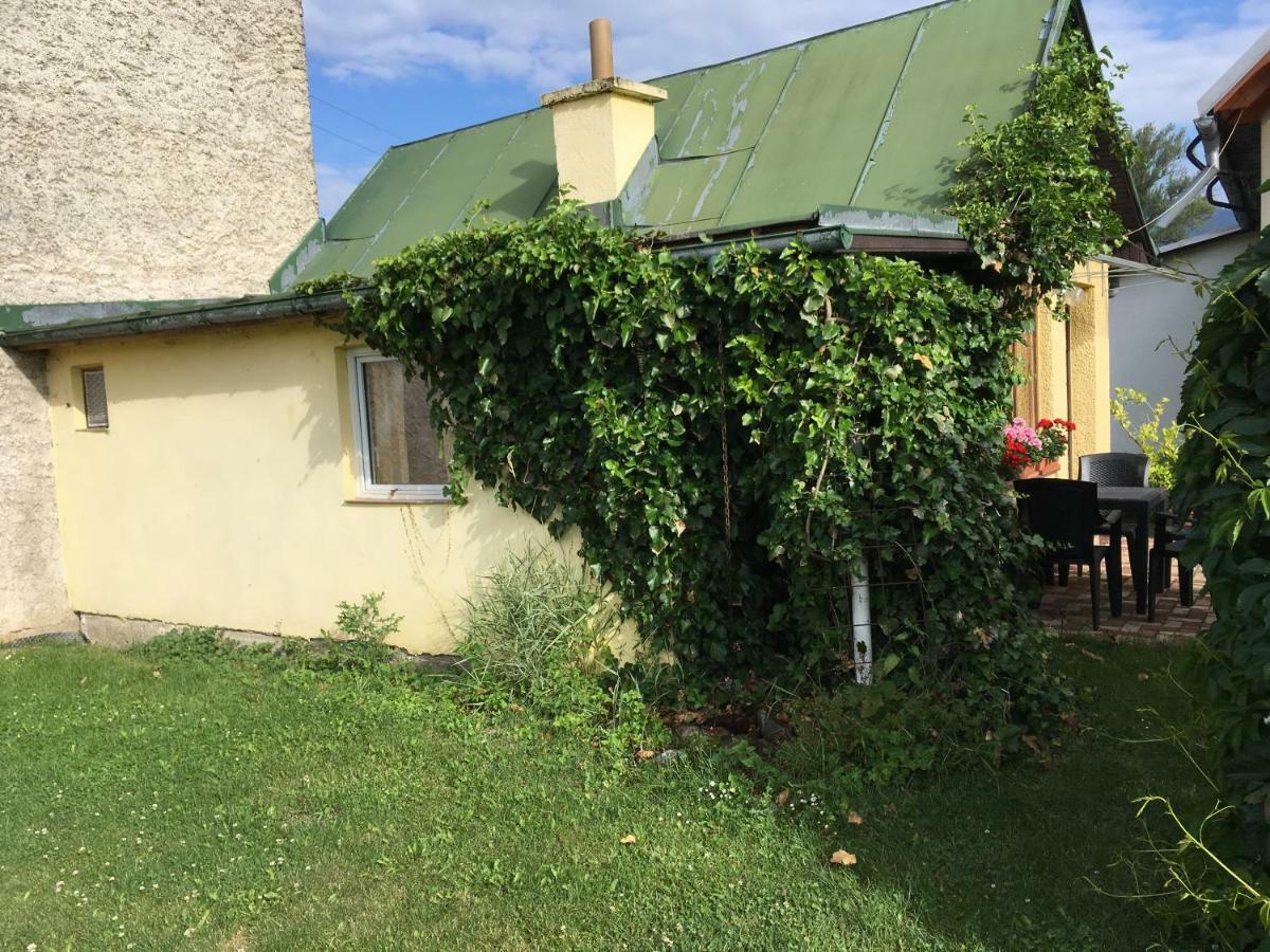Garden 35 Apartman Ivachnófalu Kültér fotó