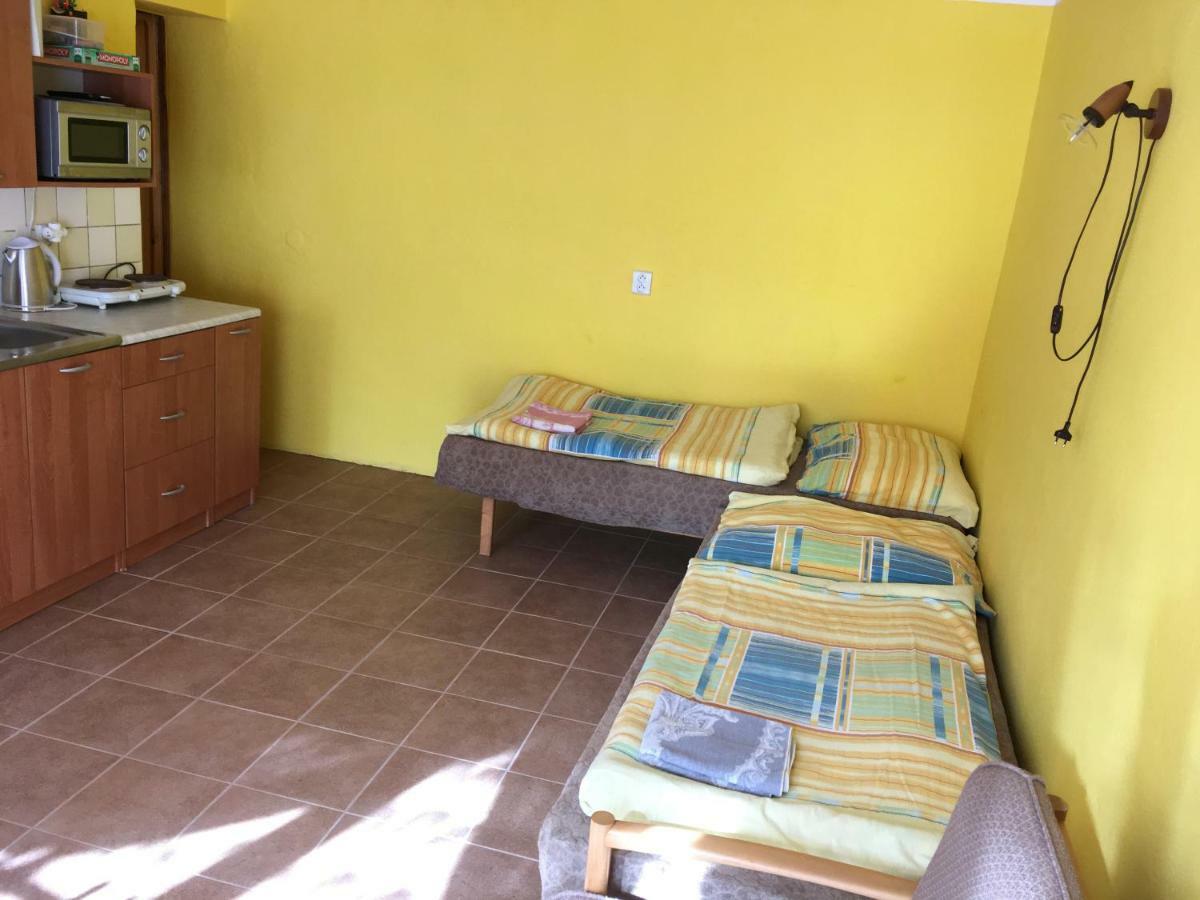 Garden 35 Apartman Ivachnófalu Kültér fotó